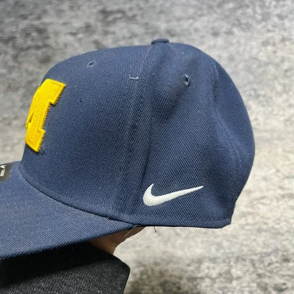 Michigan Wolverines Nike Dri Fit Hat Navy Blue Yellow Swoosh Adjustable Cap NWT - Picture 4 of 8